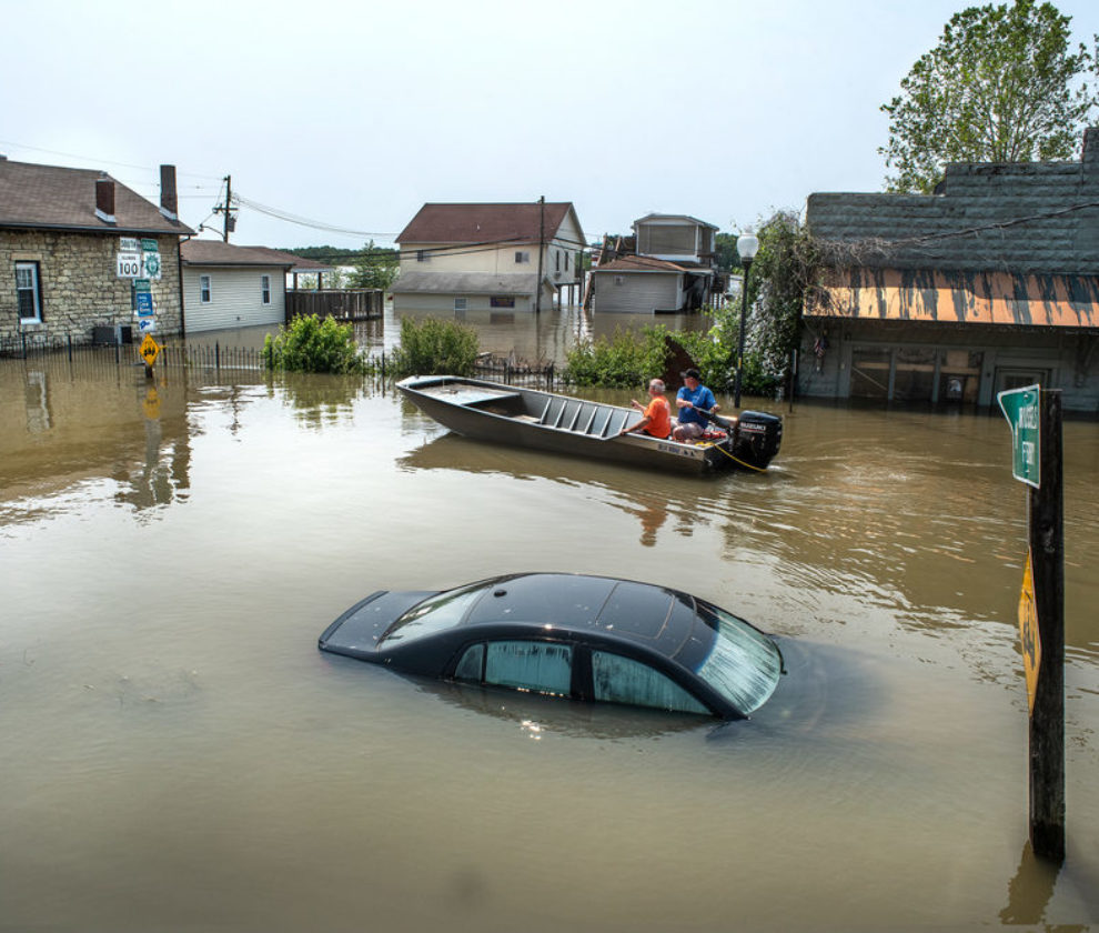 Grafton,,Illinois,,Usa,,June,1,,2019,-car,Submerged,Under,Flood