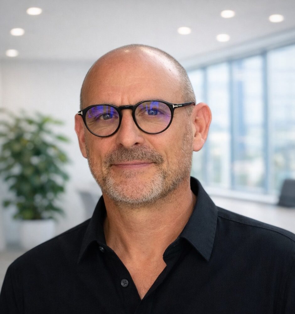 Portrait de Hugues Robinet, diagnostiqueur immobilier franchisé Mon Diagnostiqueur intervenant dans le Rhône (69) et l'Isère (38) Lyon, Décines-Charpieux, jusqu’à Grenoble.